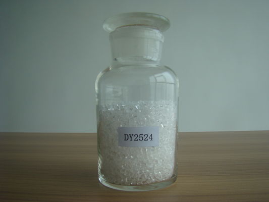 Transparante pellets van vast acrylhars